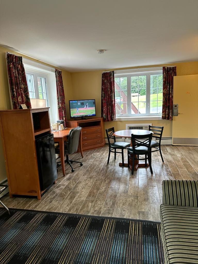 Swiss Chalets Village Inn North Conway Esterno foto